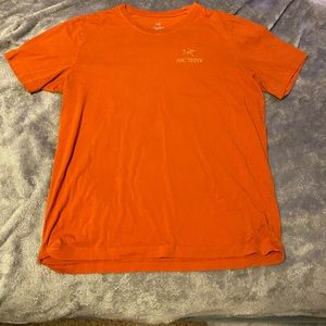 Arc’teryx emblem t shirt, large